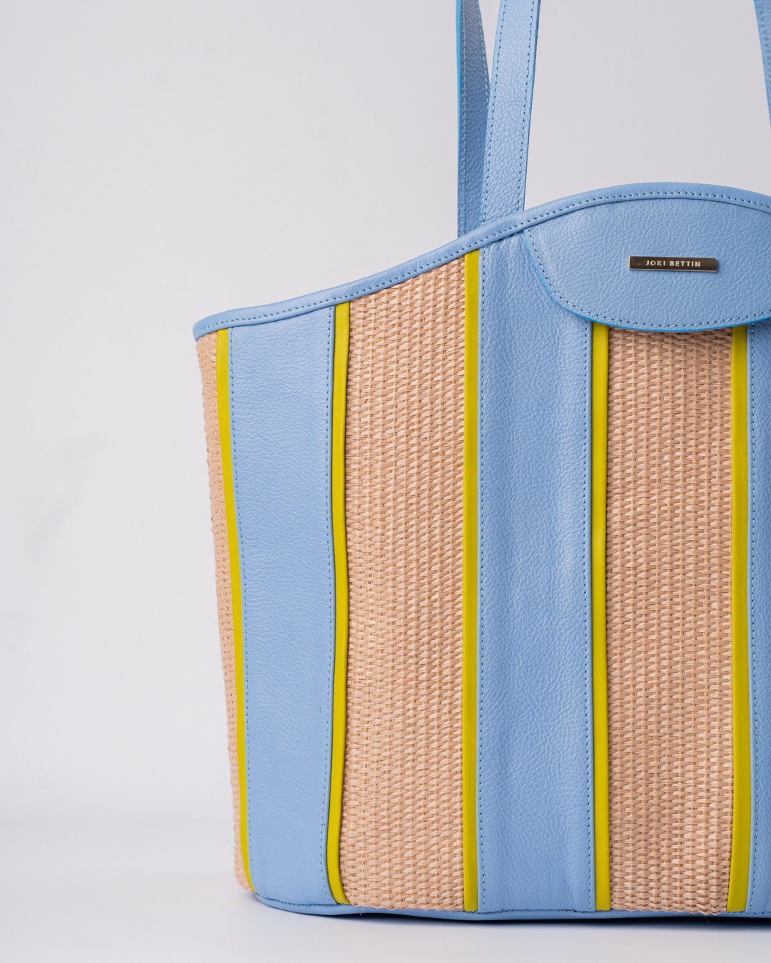 Bolso de rafia y cuero, fotoproducto para e-commerce